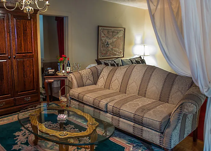 Hotel Boggs Mansion 3*