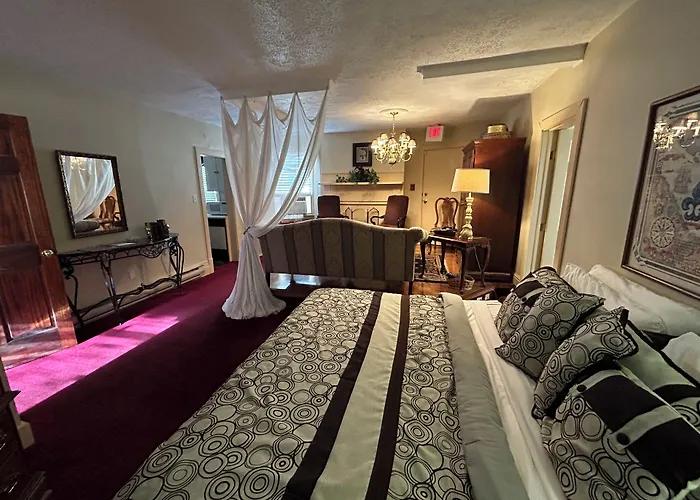 Hotel Boggs Mansion 3*